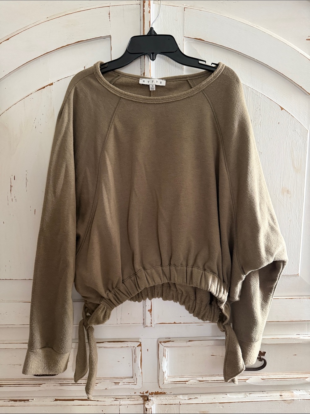 Women’s brown sweatshirt with tie sides
